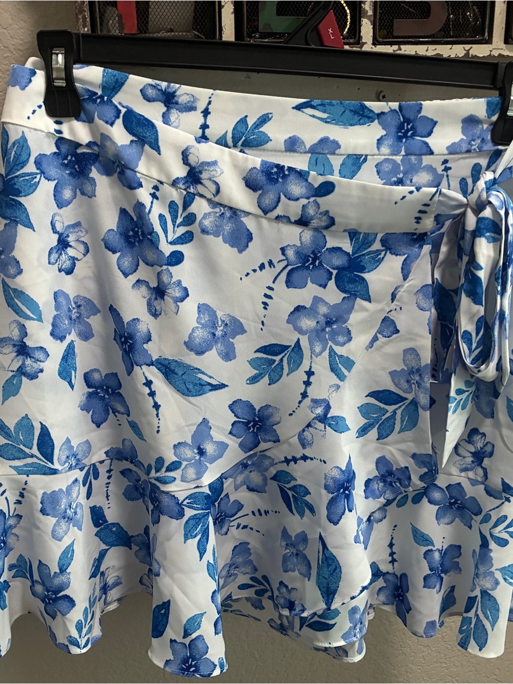 41 HAWTHORN -Stitch Fix Wrap Front Blue Floral Chiffon Mini Skirt $59 - Picture 5 of 13